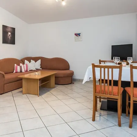 By The Sea - 18595 Apartamento Vir