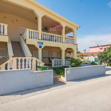 Appartement By The Sea - 18595